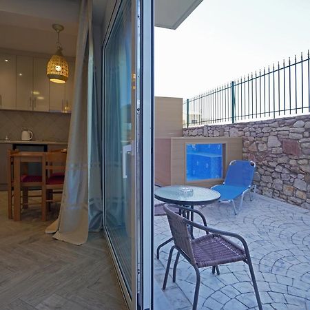 Semiramis Suites With Pool Kalamata Eksteriør billede