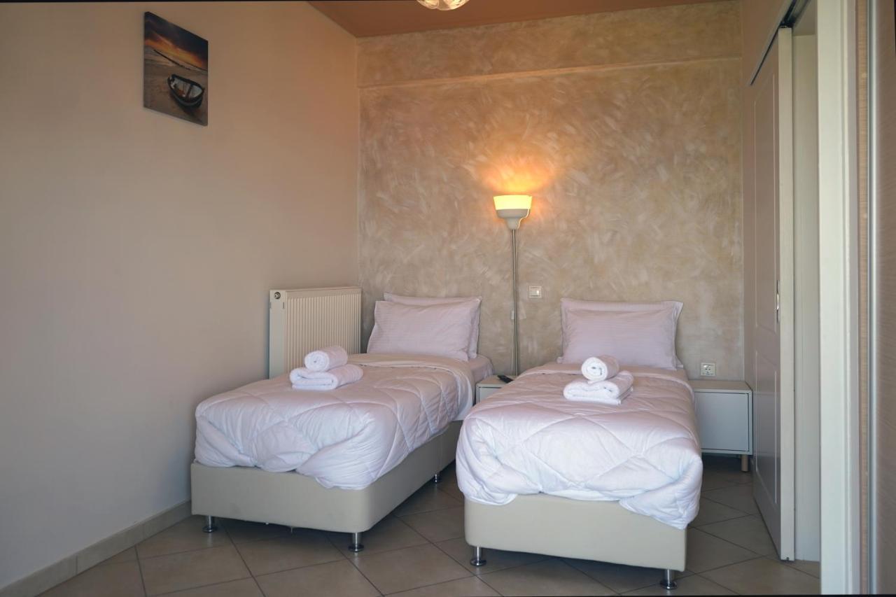 Semiramis Suites With Pool Kalamata Eksteriør billede