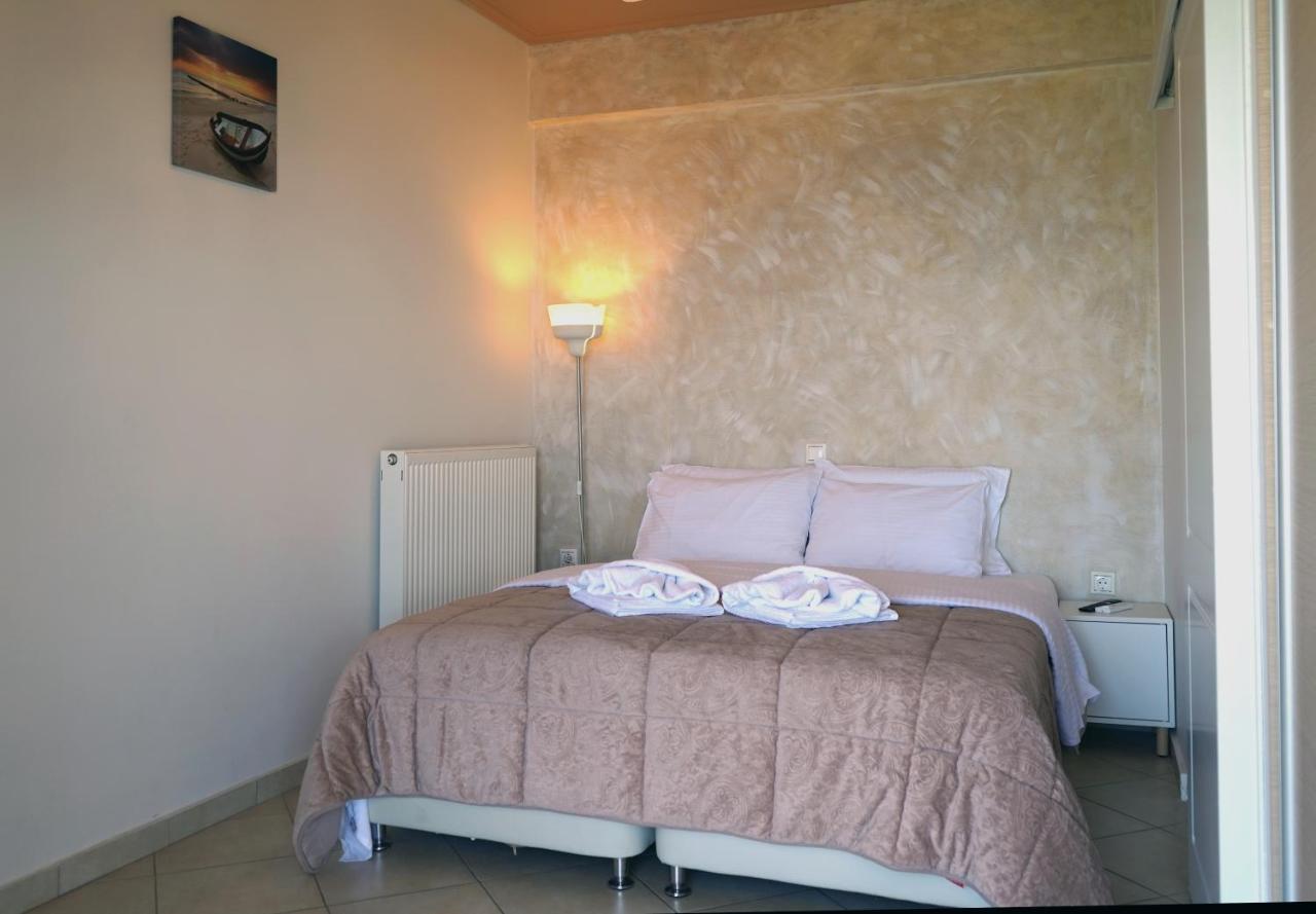 Semiramis Suites With Pool Kalamata Eksteriør billede