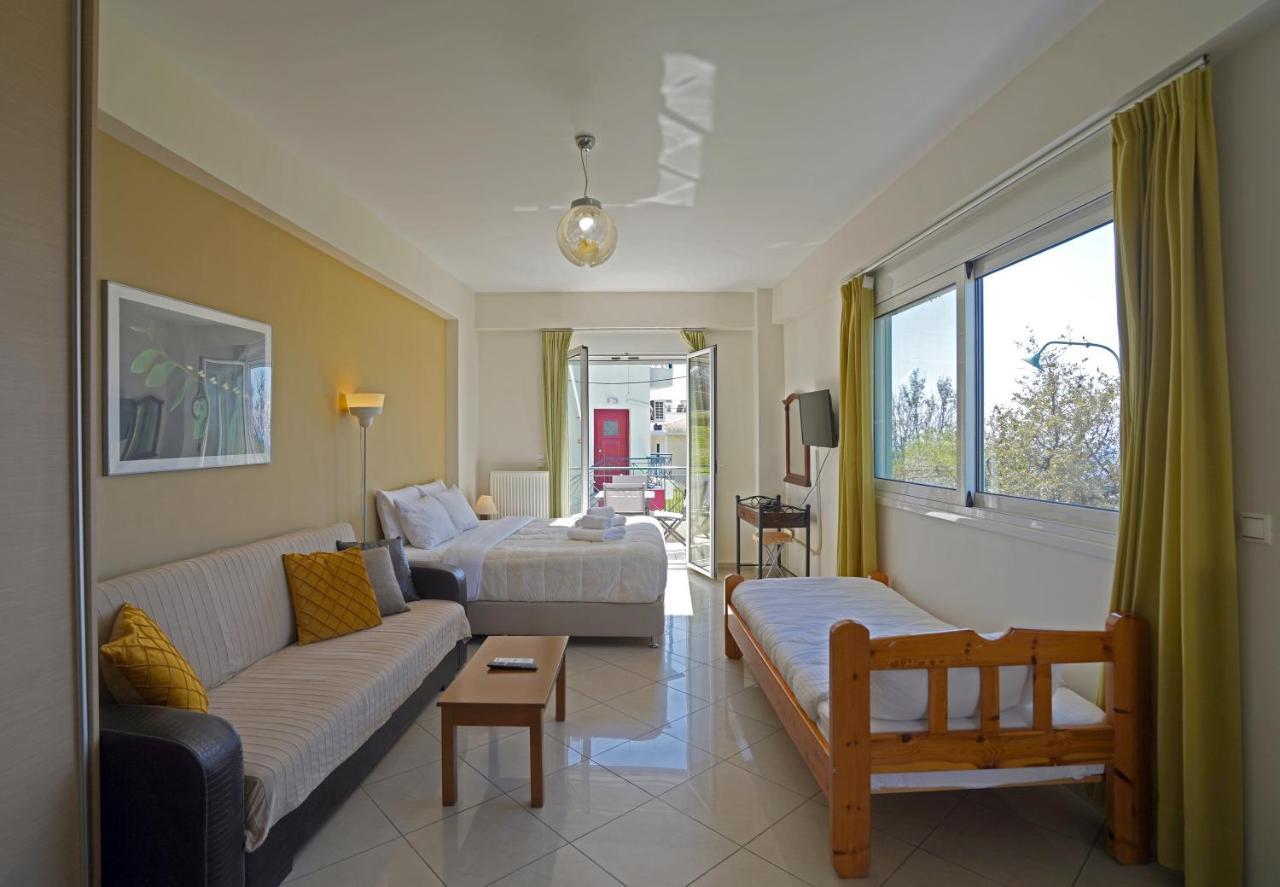 Semiramis Suites With Pool Kalamata Eksteriør billede