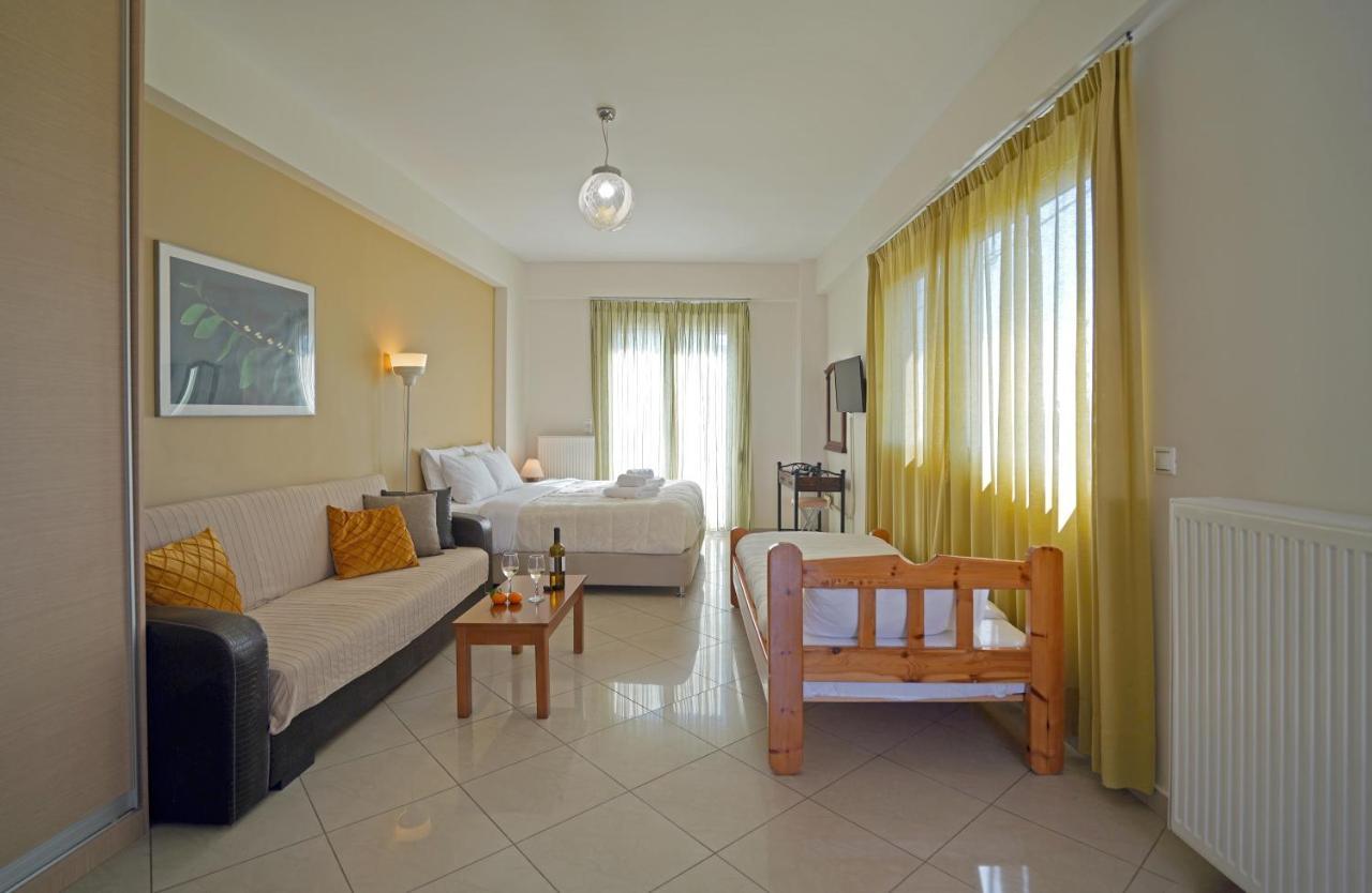 Semiramis Suites With Pool Kalamata Eksteriør billede