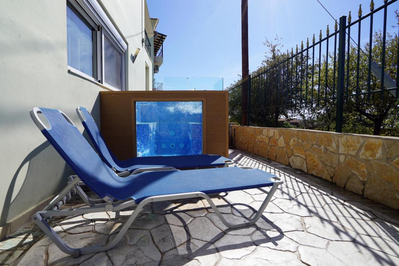 Semiramis Suites With Pool Kalamata Eksteriør billede