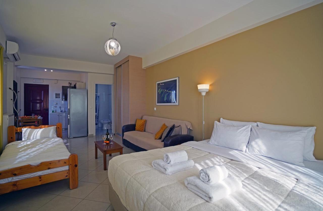 Semiramis Suites With Pool Kalamata Eksteriør billede