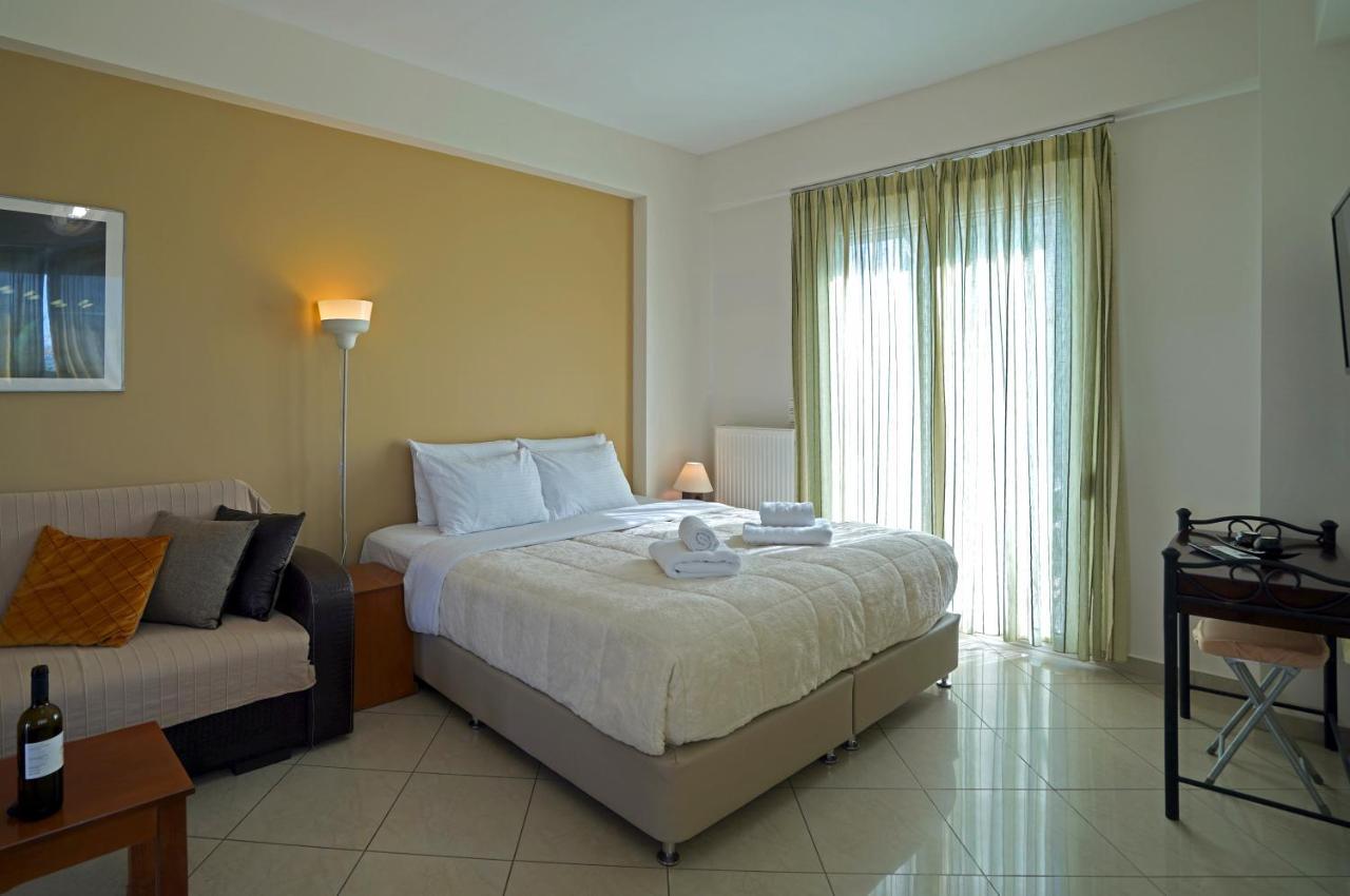 Semiramis Suites With Pool Kalamata Eksteriør billede