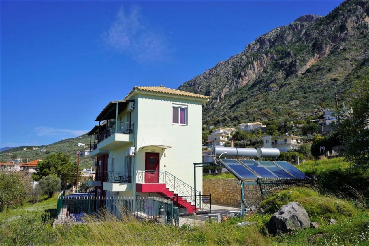 Semiramis Suites With Pool Kalamata Eksteriør billede