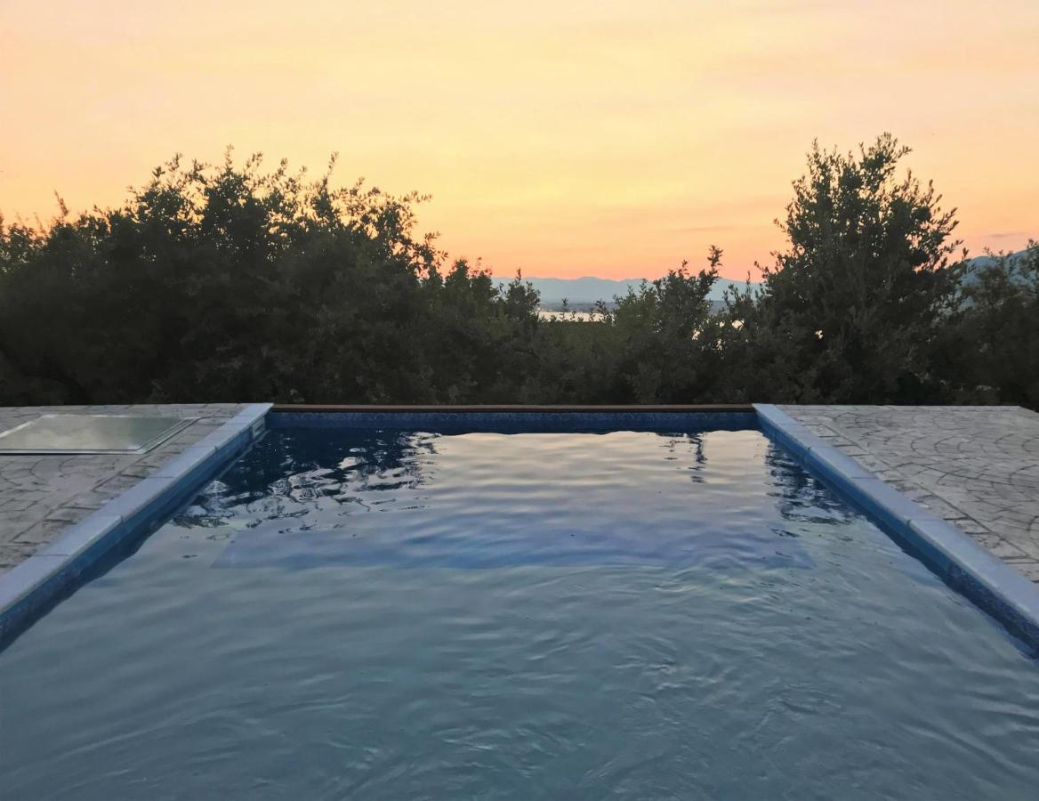 Semiramis Suites With Pool Kalamata Eksteriør billede