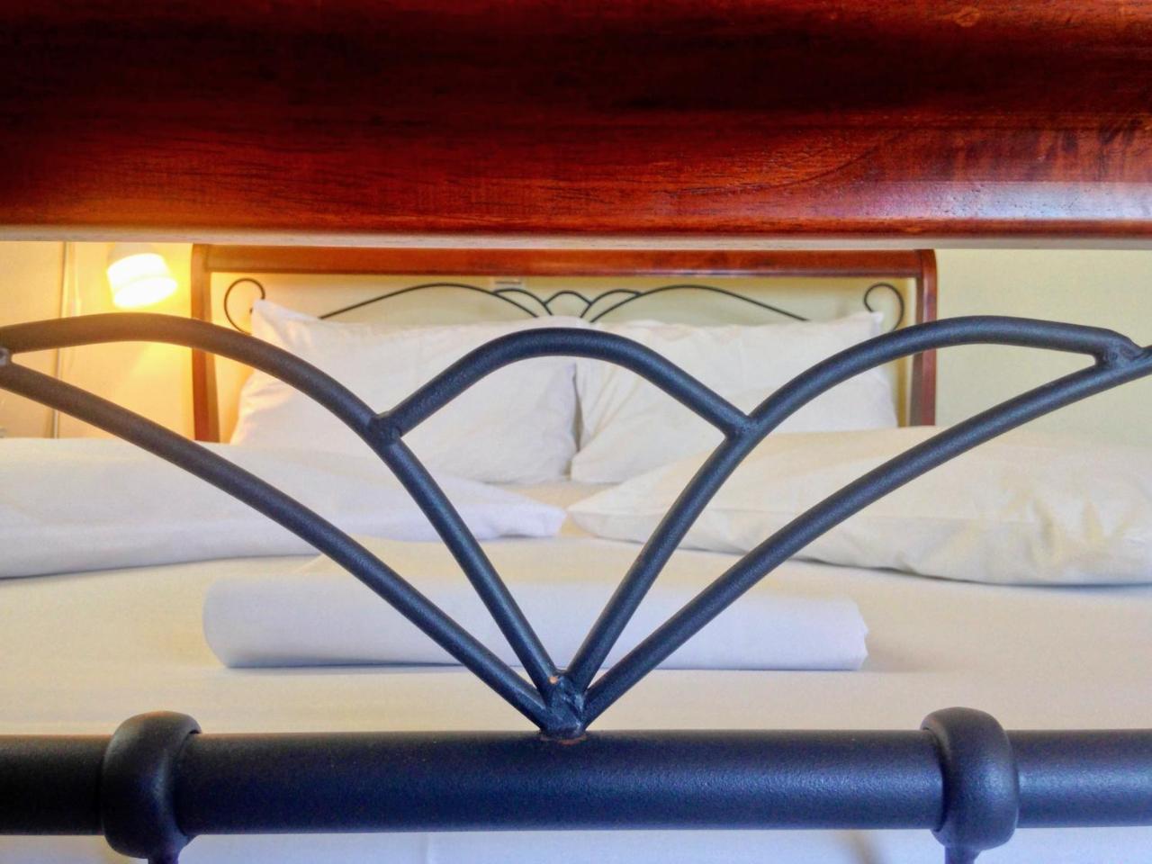 Semiramis Suites With Pool Kalamata Eksteriør billede