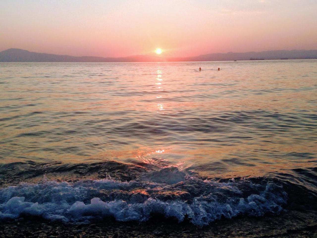 Semiramis Suites With Pool Kalamata Eksteriør billede